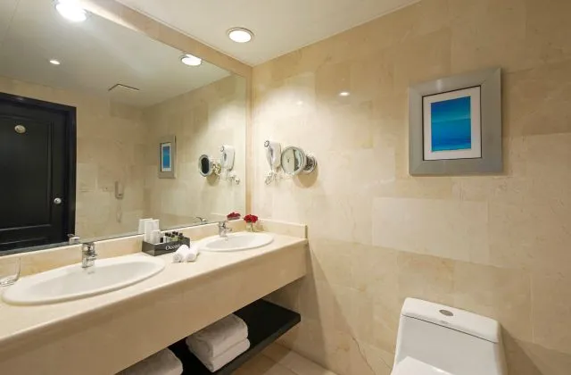 Ocean Blue Sand Punta Cana Suite Junior salle de bain